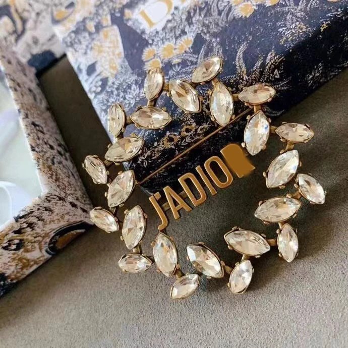Dior brooch-5