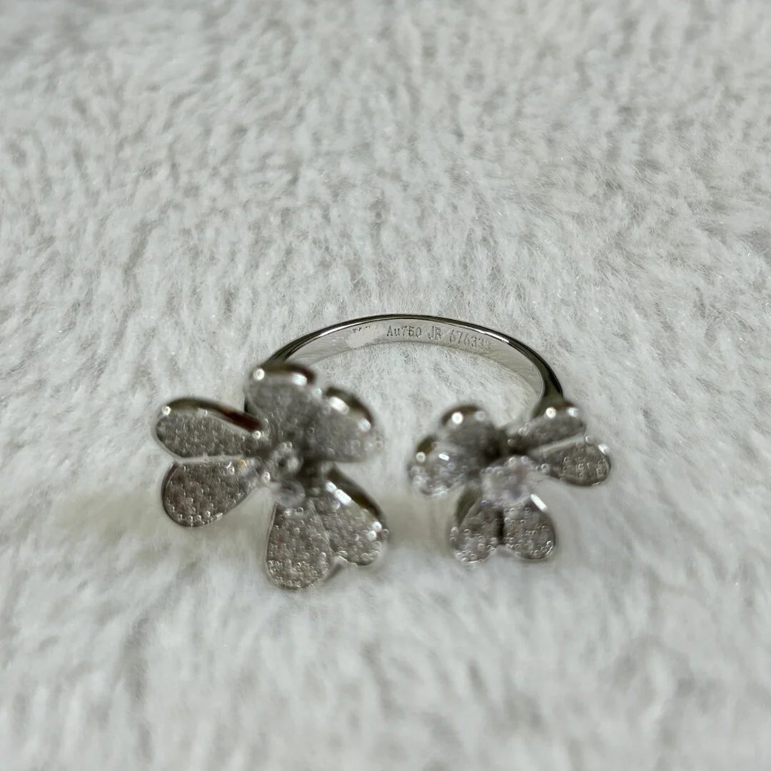 Van Cleef & Arpels ring