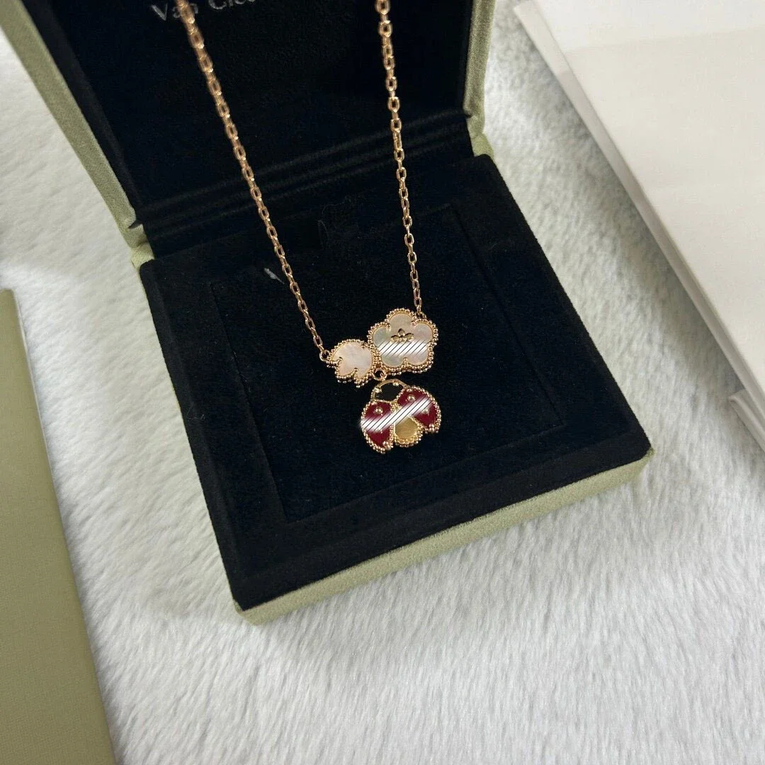 Van Cleef & Arpels earrings-2 (2 Colors)