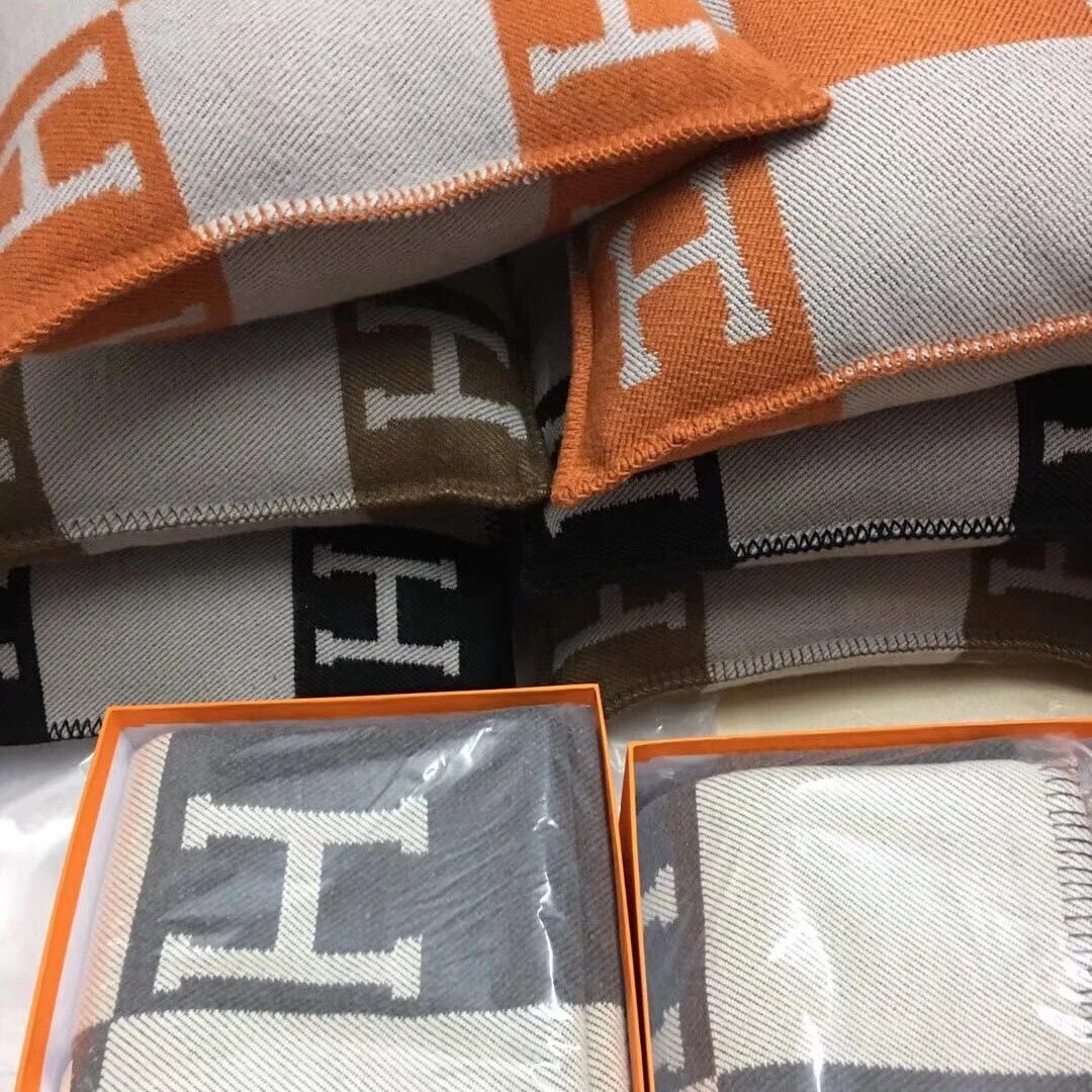 HERaucohouse metallicaES blanket