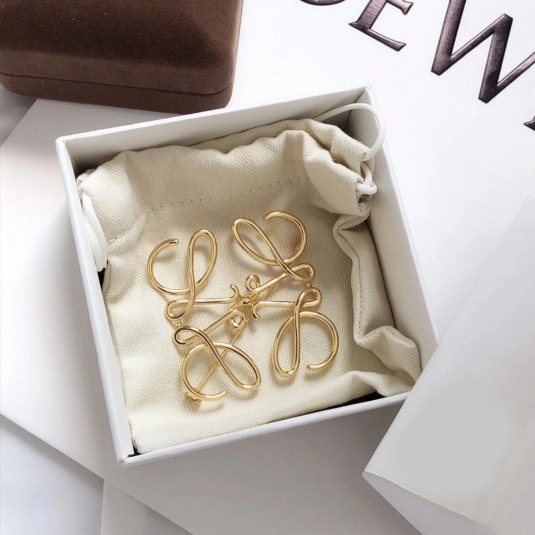 LOEWE brooch – QC photos preview | CnFans  | 7581289523