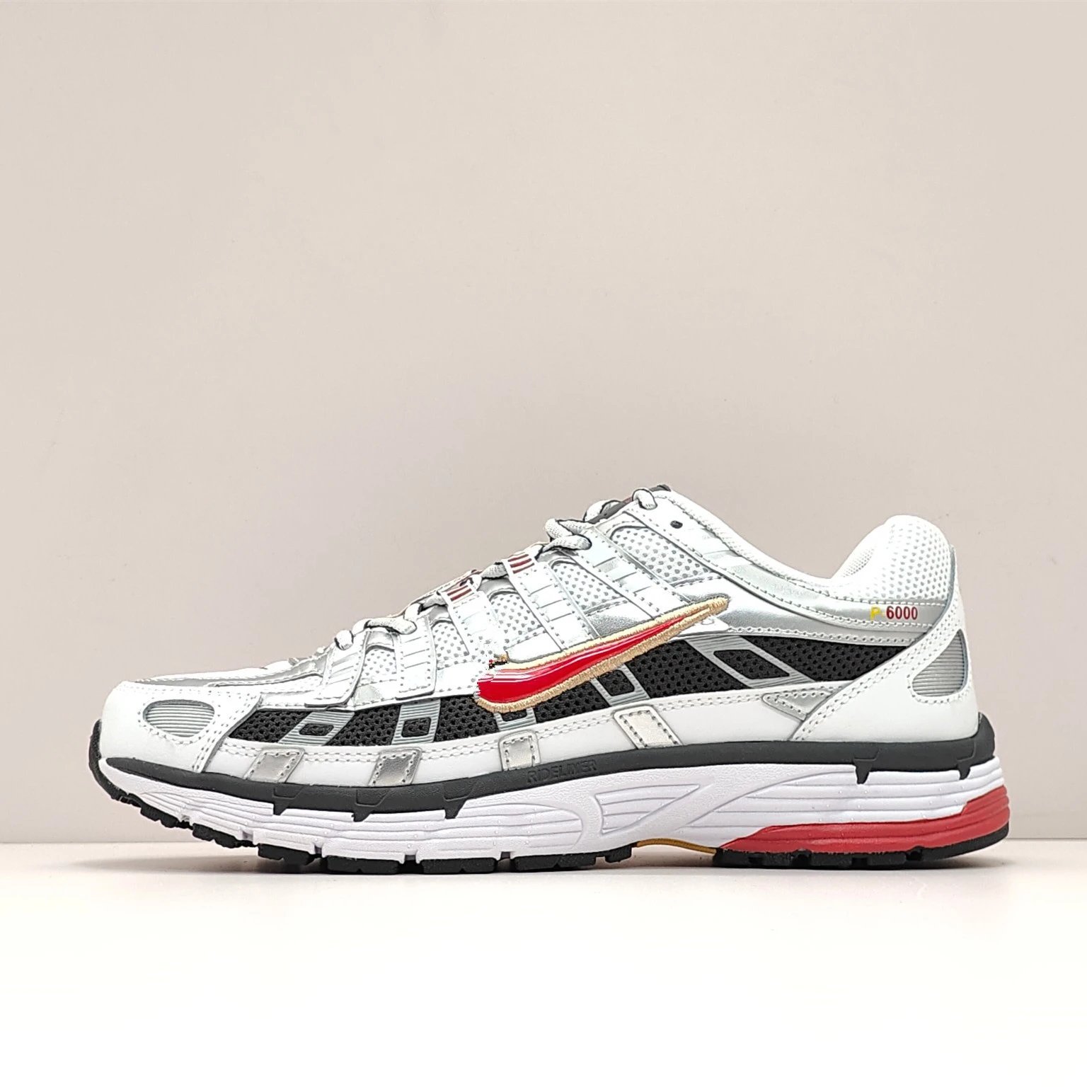 White and Red 1021-101