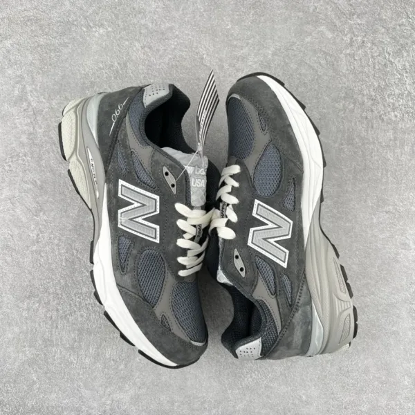 New Balance 990v6 Gray Mesh and Suede Running Shoes - 1