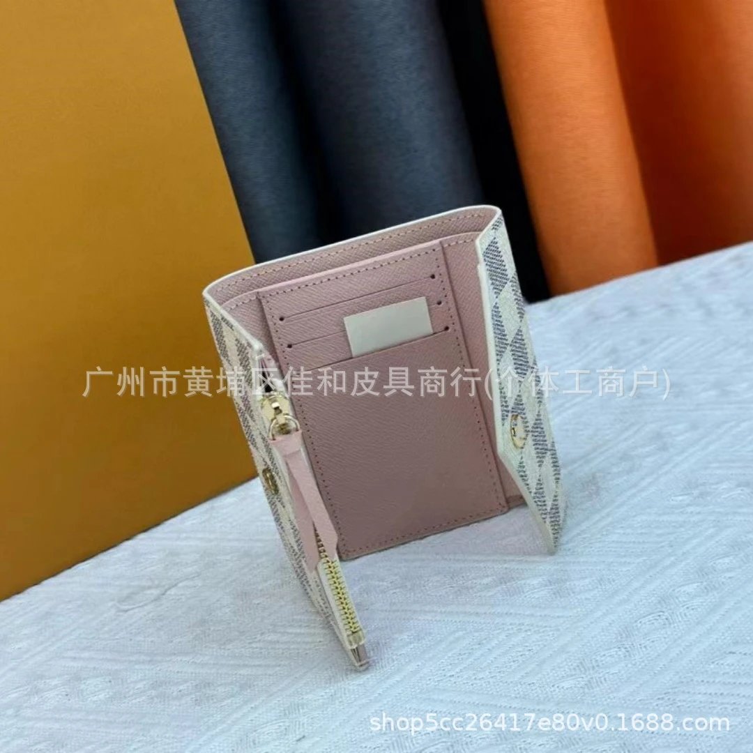 Women's Leather Tri-Fold Wallet photo 6