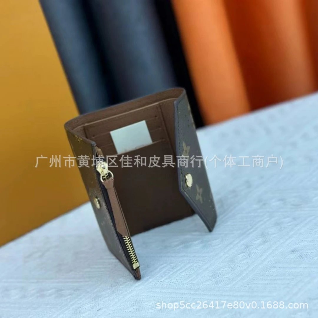 Women's Leather Tri-Fold Wallet photo 4