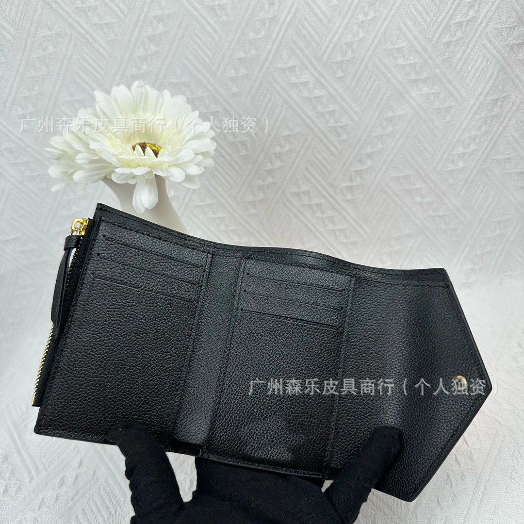 Leather Women's Wallet photo 8