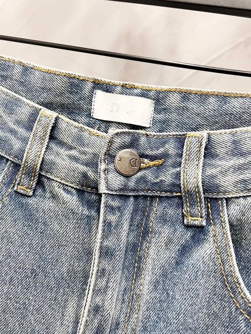 Embroidered Relaxed Jeans photo 8