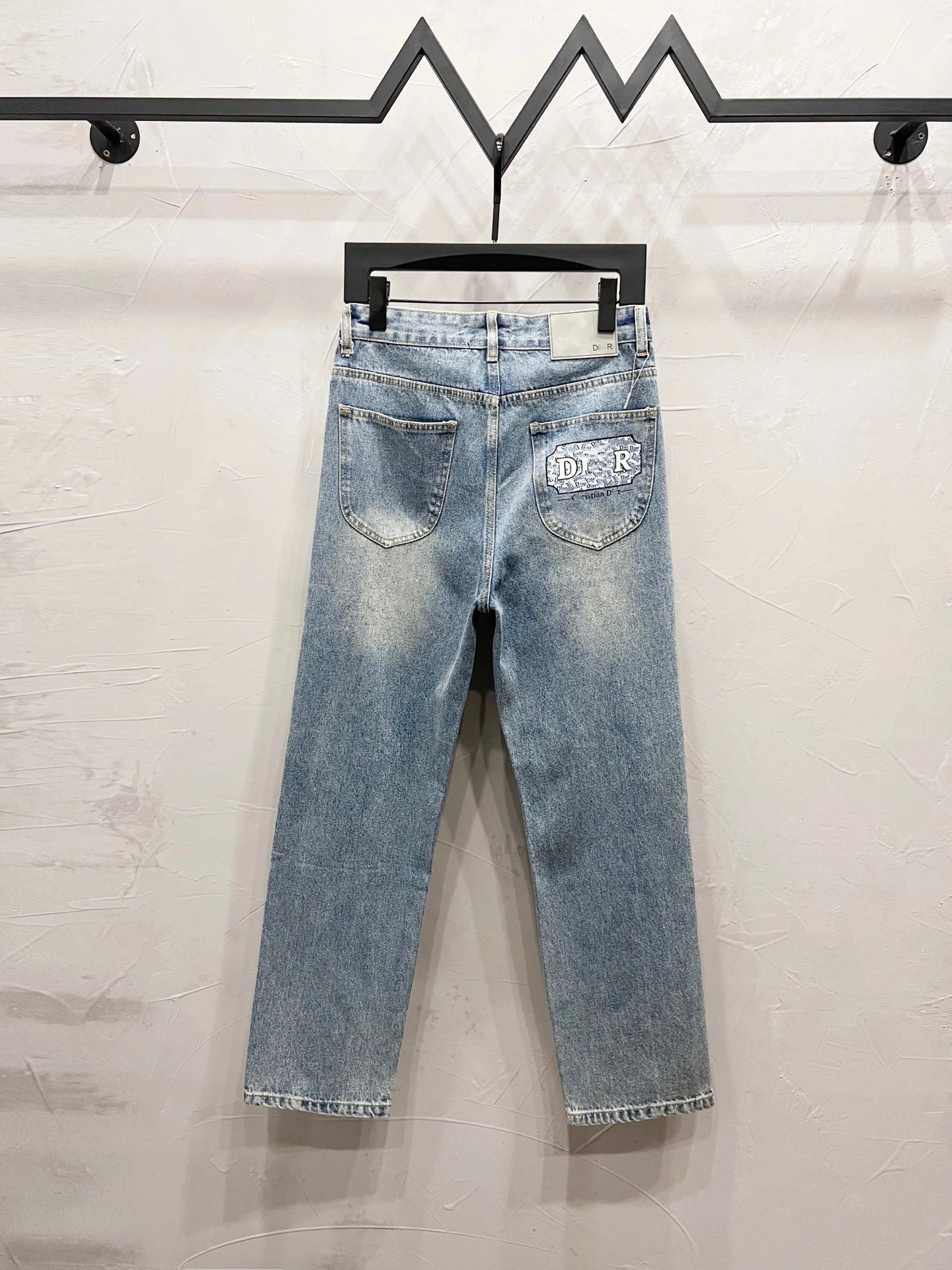 Embroidered Relaxed Jeans photo 2