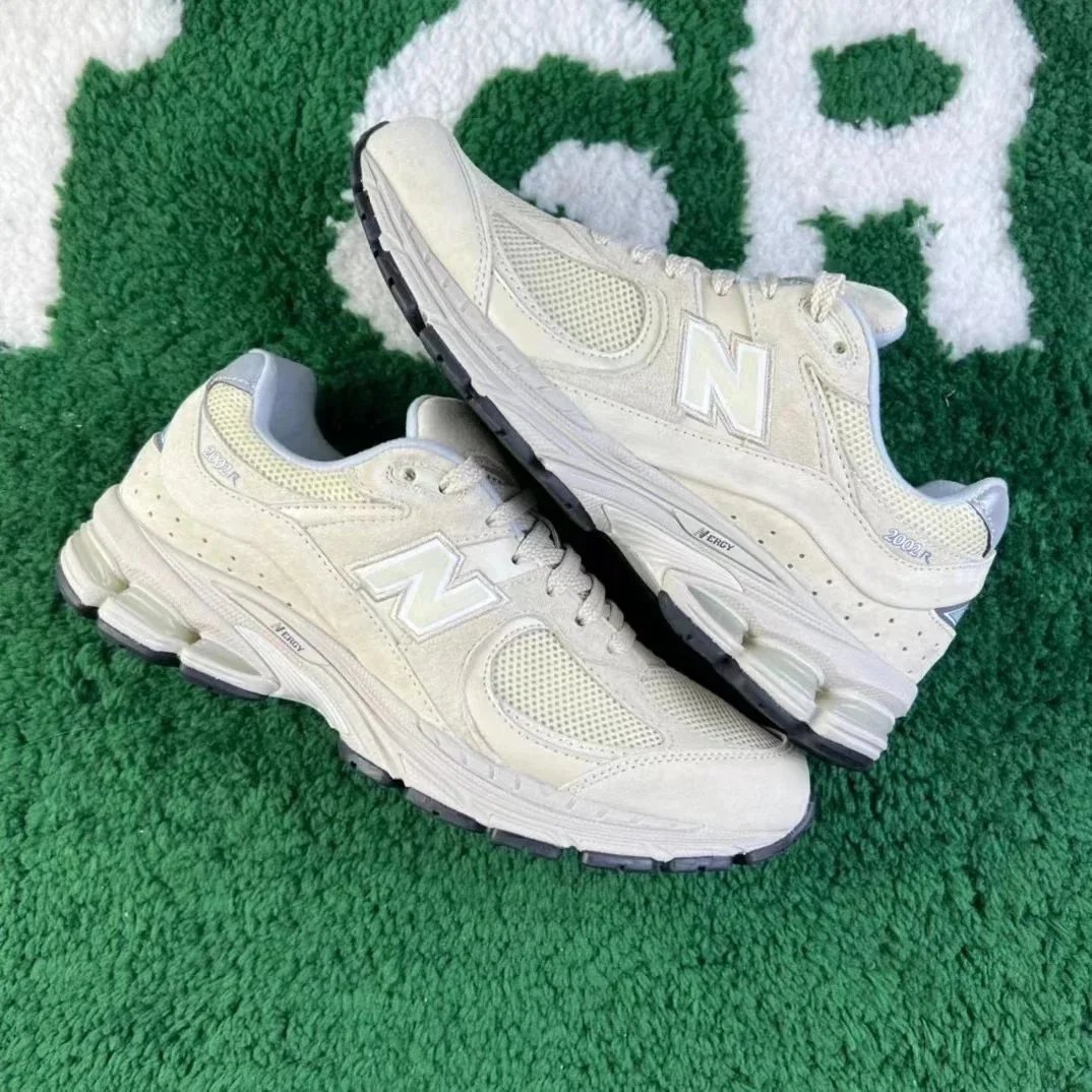 2002RE Cream White