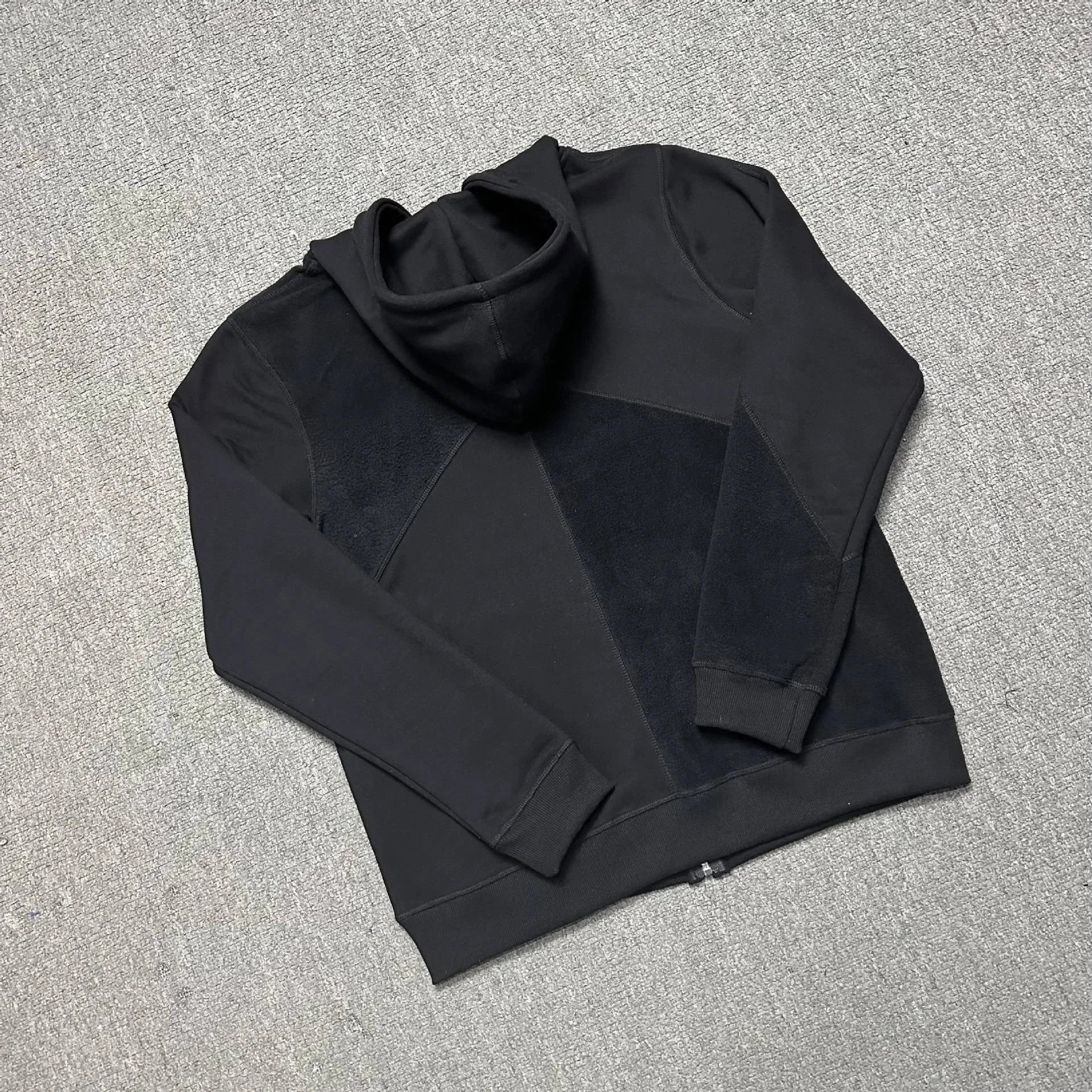 Corteiz Hoodies & Sweatshirts Zip-Up Hooded Sweatshirt with Rules the World Graphic image 9