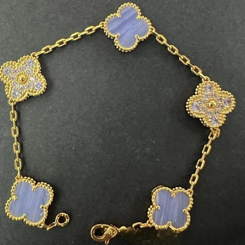 Unbranded Jewelry Five-Station Quatrefoil Chain Bracelet — BB-26