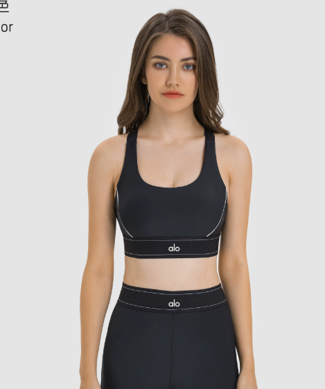 Alo Matching Sets Ribbed long-sleeve crop top and high-waisted shorts set — Black-Bra
