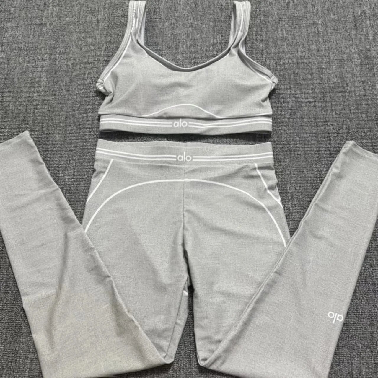 Alo Matching Sets Ribbed long-sleeve crop top and high-waisted shorts set — Gray [Set: Top and Pants]