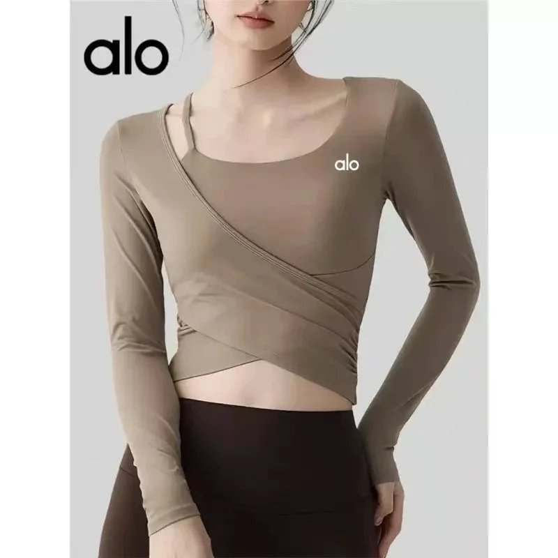 Alo Matching Sets Ribbed long-sleeve crop top and high-waisted shorts set — Yoga clothing with built-in chest pads – coffee color