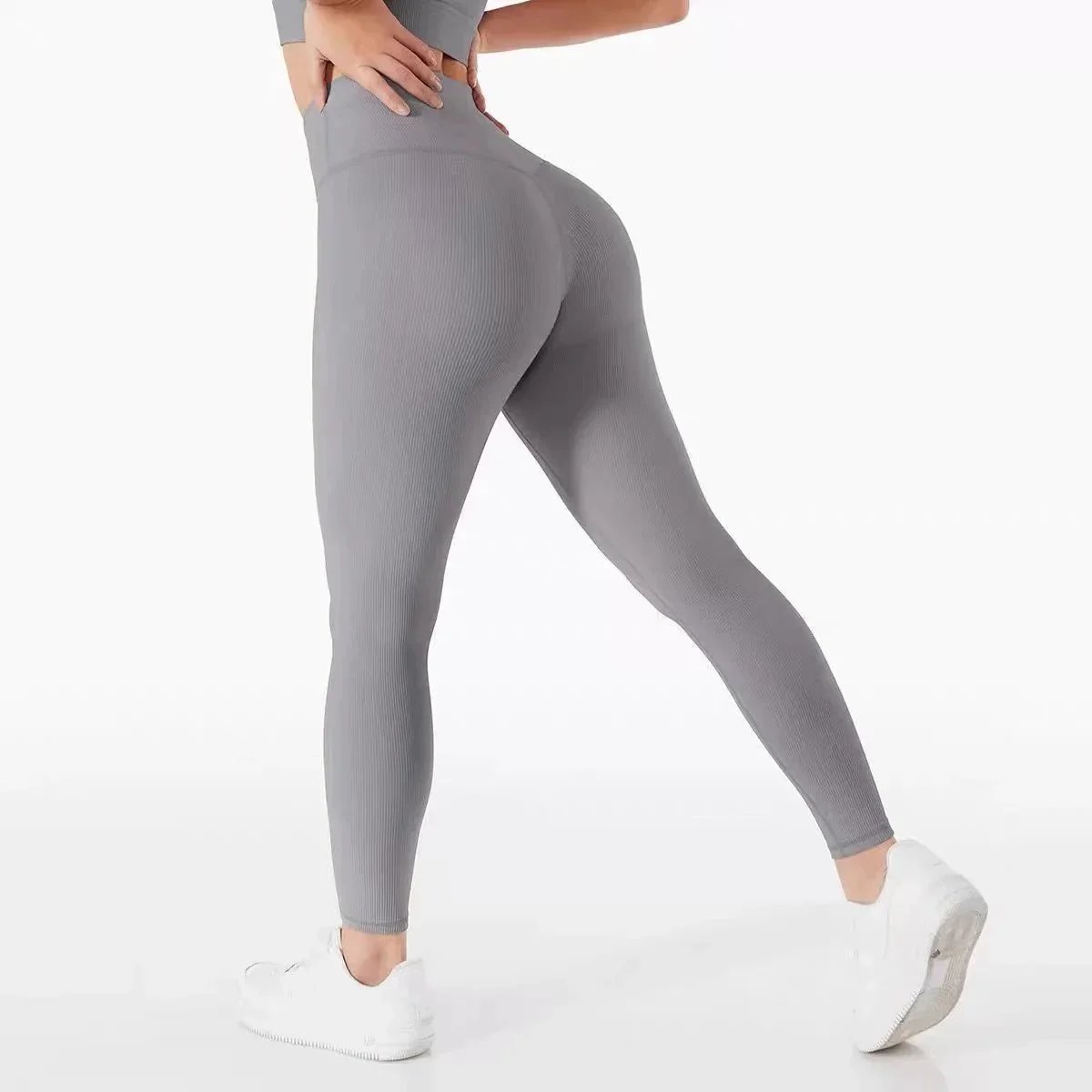 Alo Matching Sets Ribbed long-sleeve crop top and high-waisted shorts set — Gray Threaded – Pants