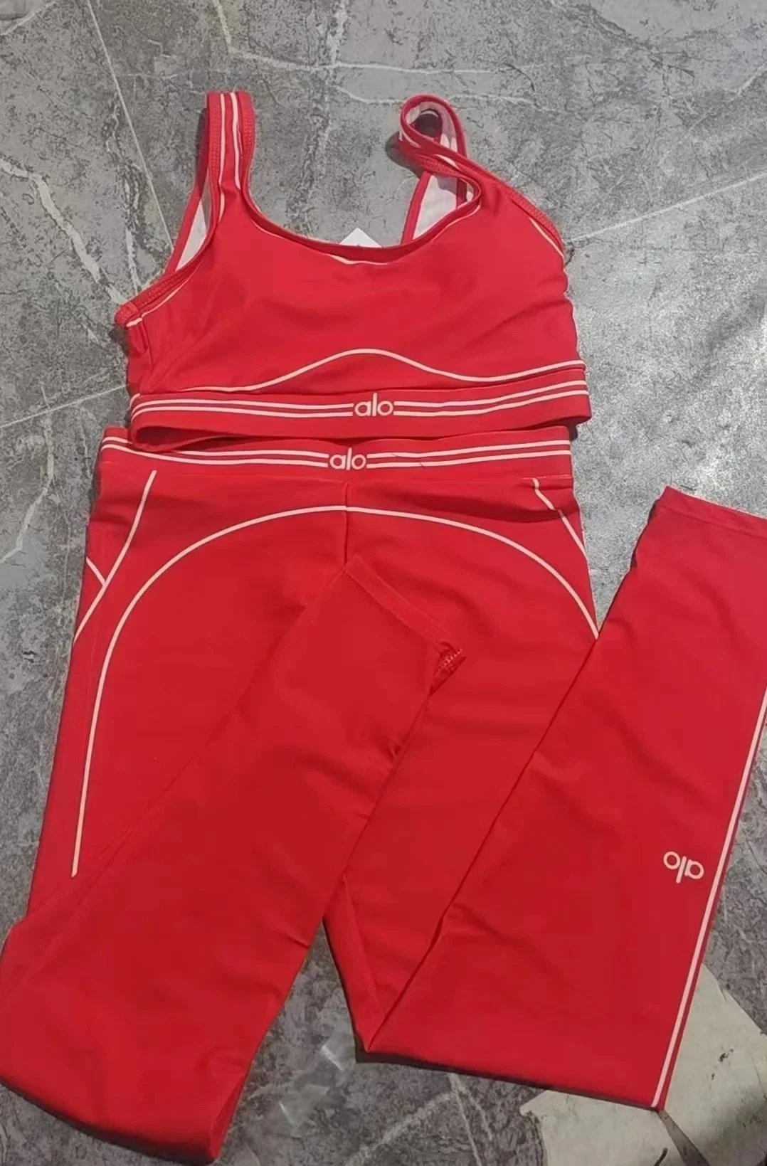Alo Matching Sets Ribbed long-sleeve crop top and high-waisted shorts set — Red [Set: Top and Pants]