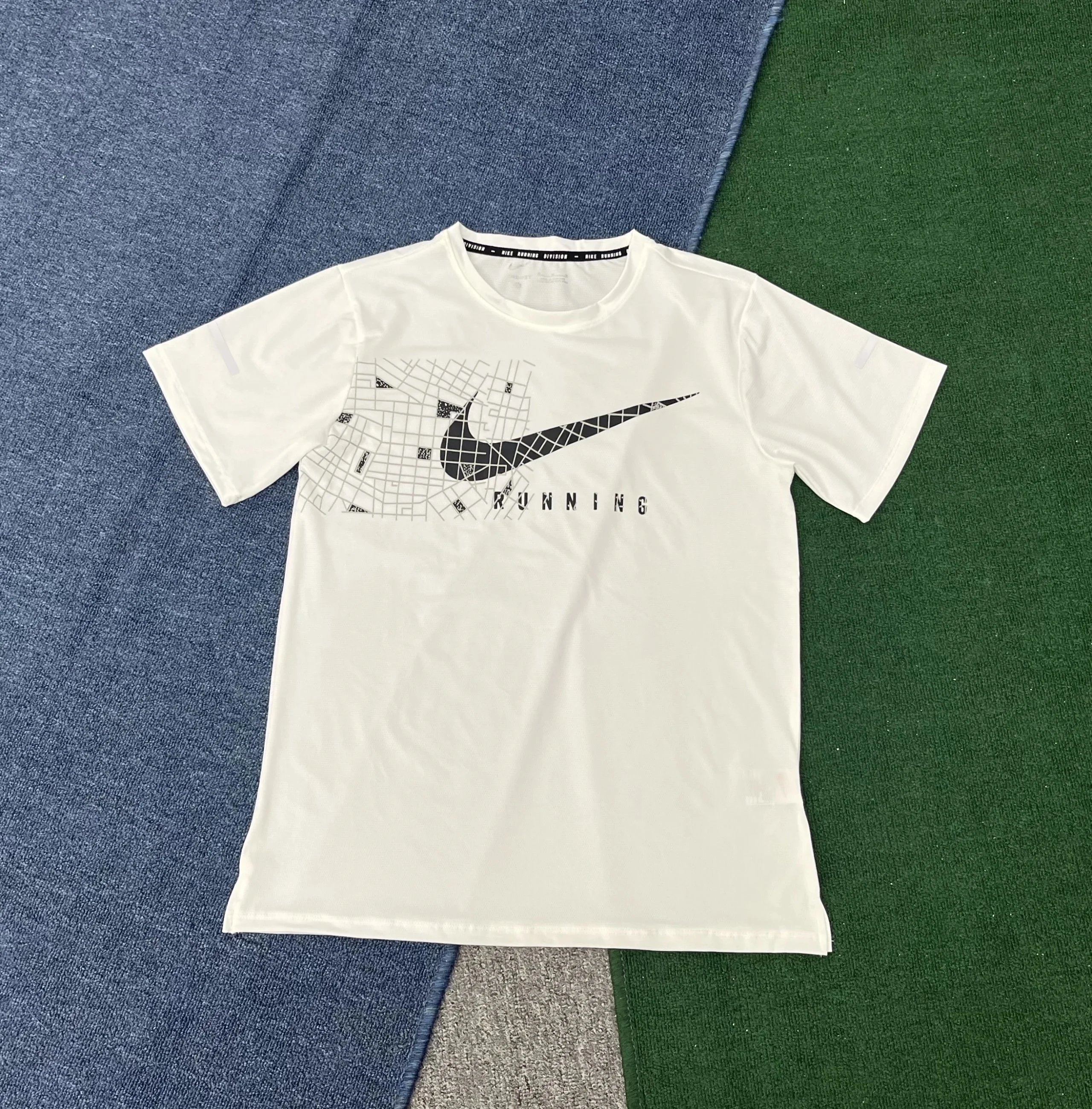Nike T-Shirts Running Division graphic — 26