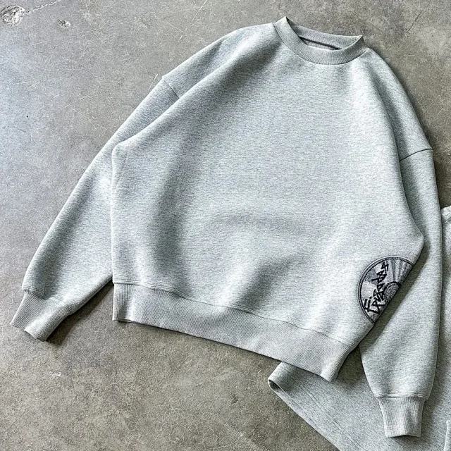 Unbranded Hoodies & Sweatshirts Oversized hoodie with kangaroo pocket and half-disc graphic applique product detail image 10