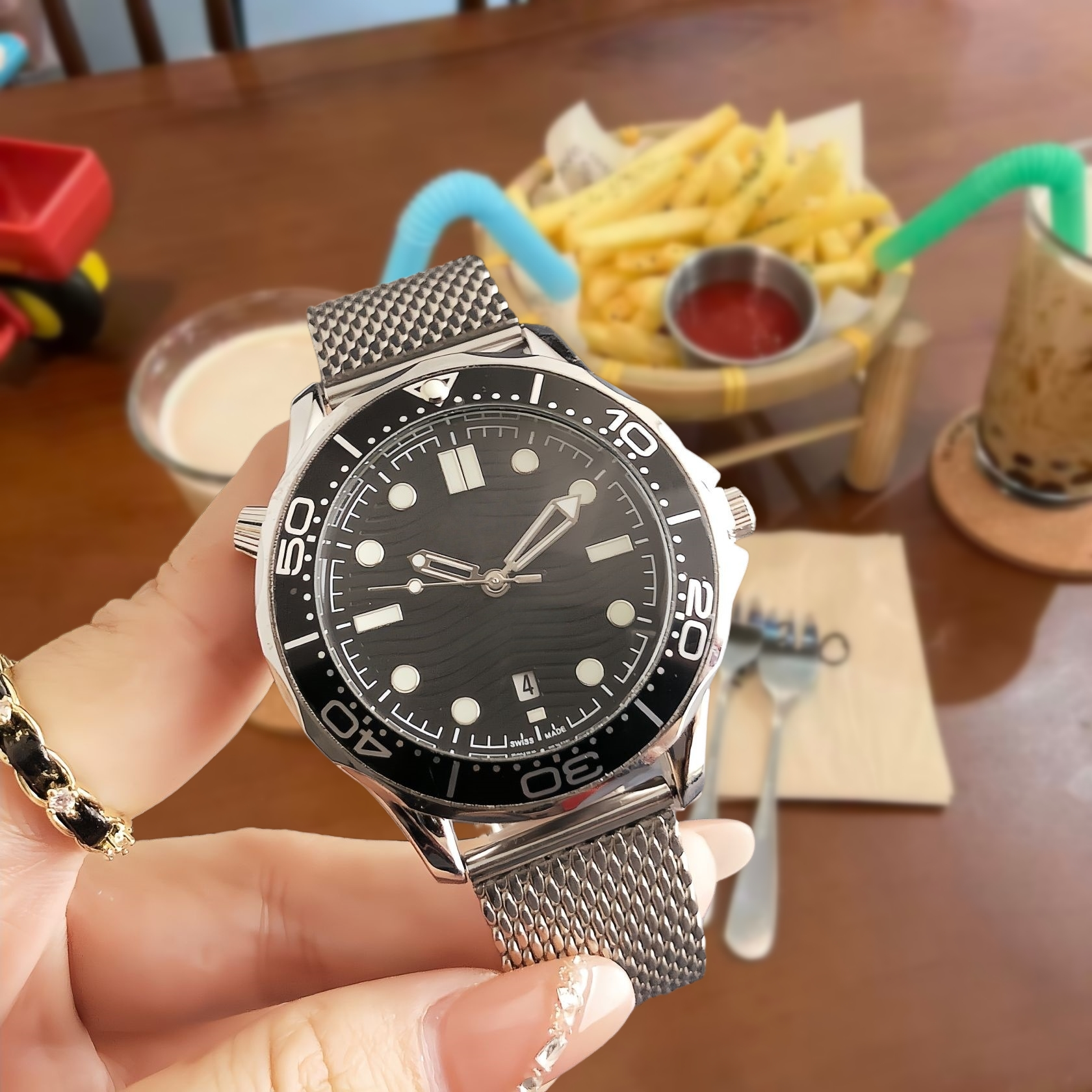 Unbranded Watches Analog Date-Display Wristwatch — 19