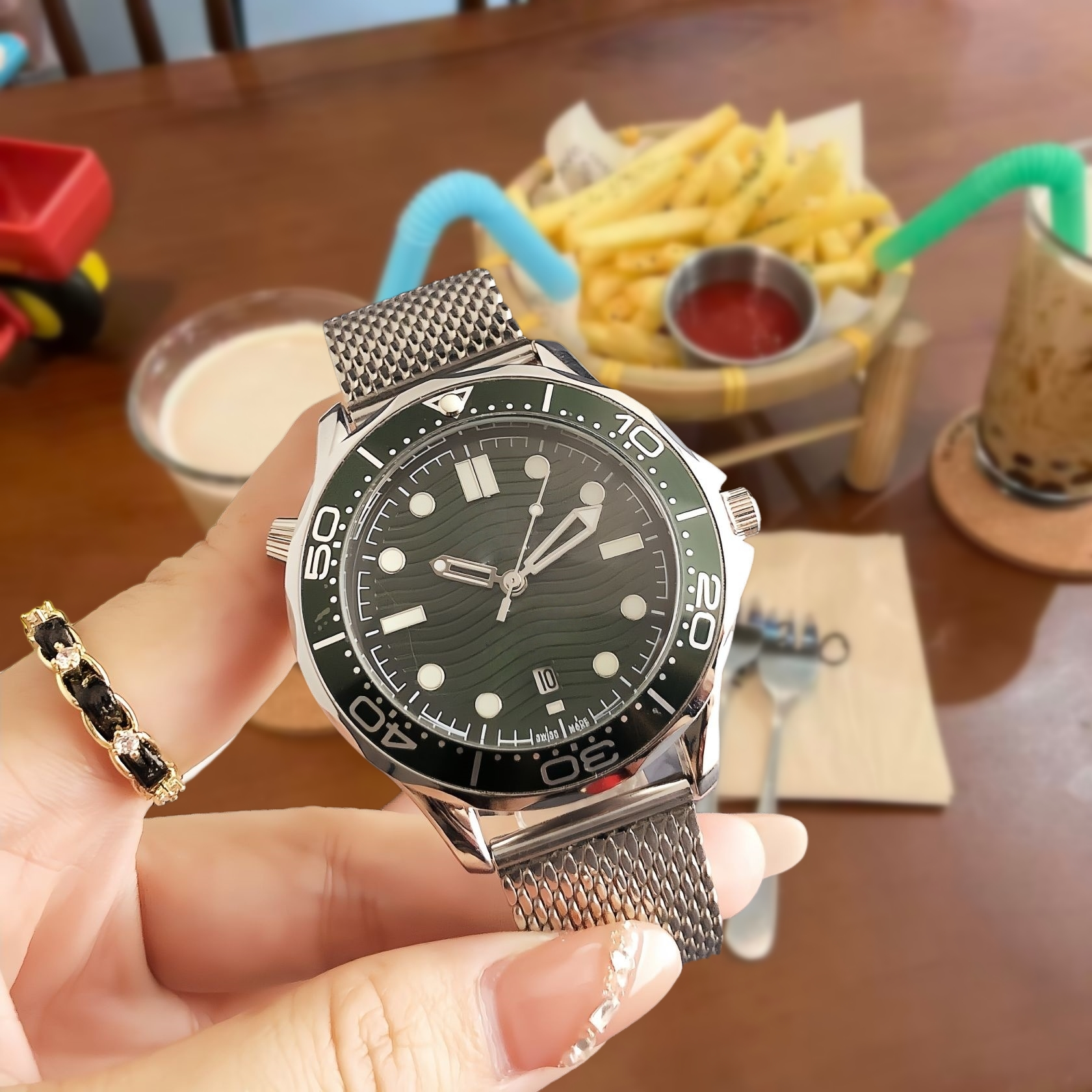 Unbranded Watches Analog Date-Display Wristwatch — 24