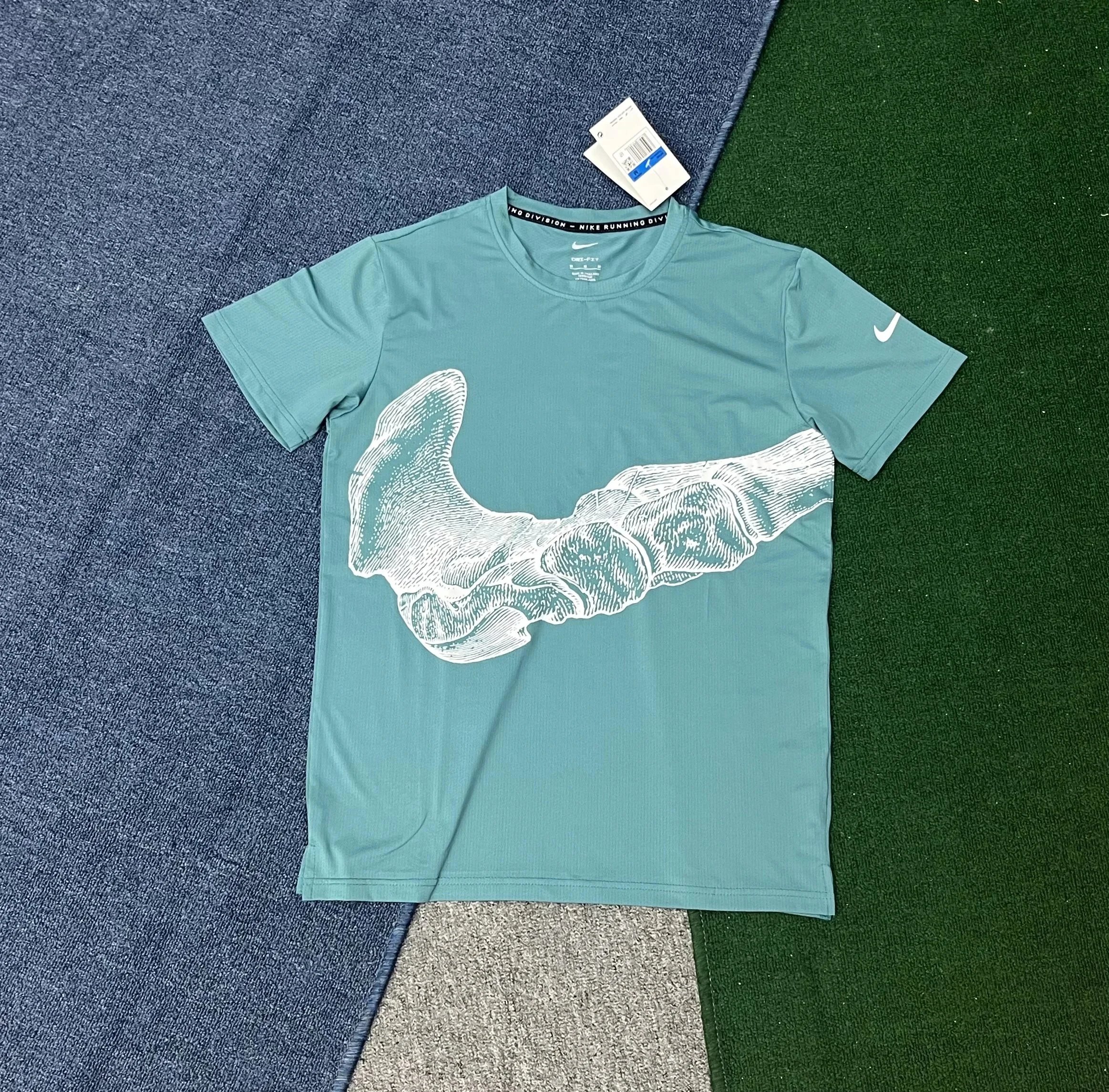 Nike T-Shirts Running Division graphic — 03