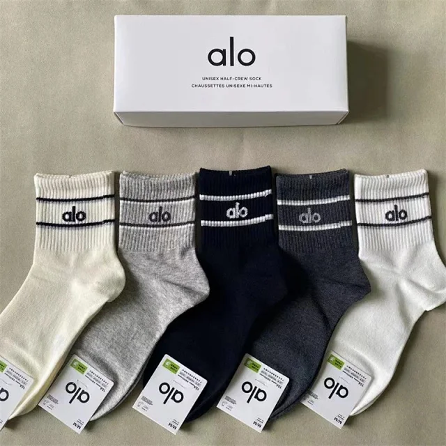 Alo Socks Unisex Half-Crew product detail image 5
