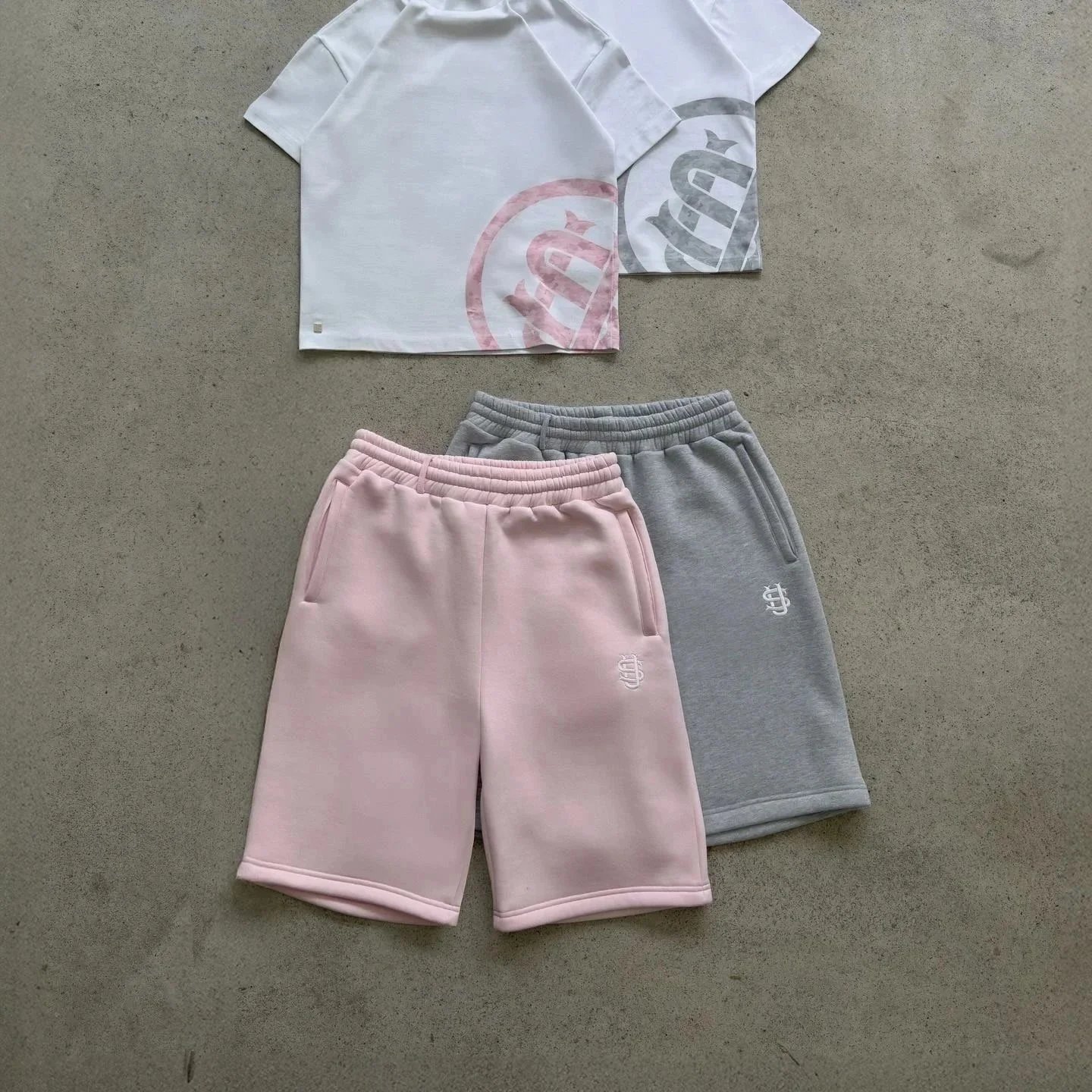 Unbranded T-Shirts Short-Sleeve Raglan T-Shirt with Chest Graphic image 2