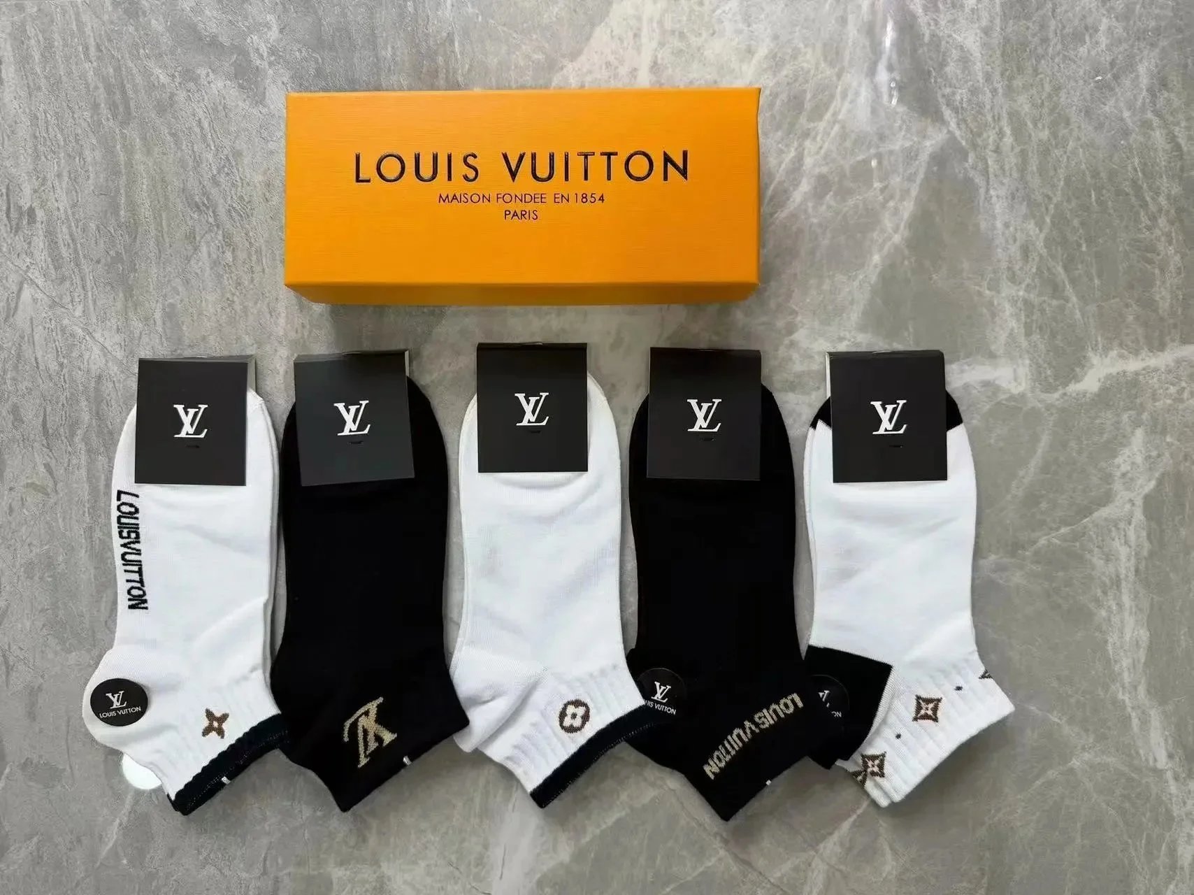 Nike Socks Swoosh crew — LV socks (5 pairs)