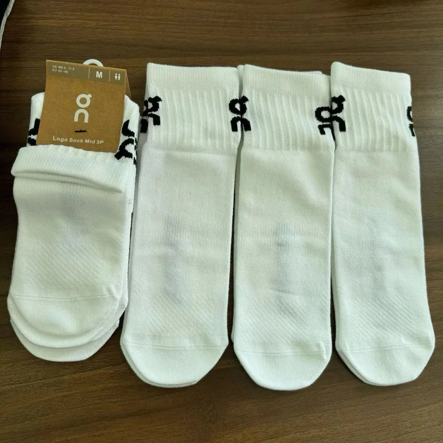 On Socks Logo Sock High ribbed crew — Fig. 12 Middle Cylinder (3 pairs)