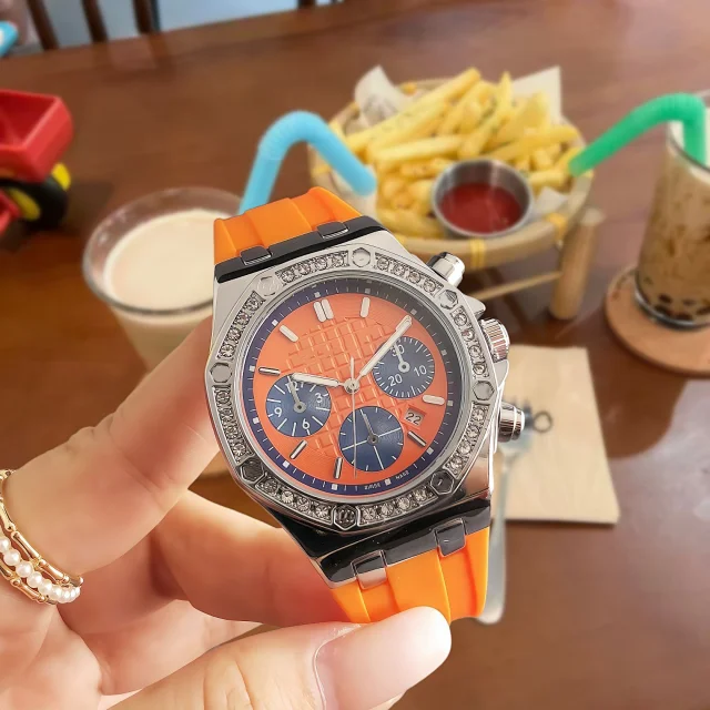 Unbranded Watches Rhinestone Bezel Chronograph-Style Watch product detail image 3