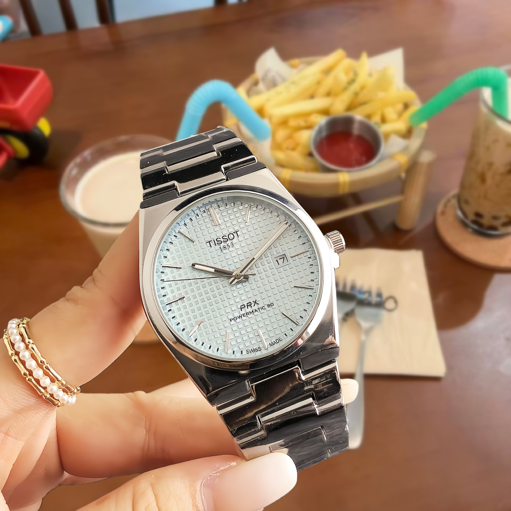 Tissot Watches Analog wristwatch with metal bracelet — 17