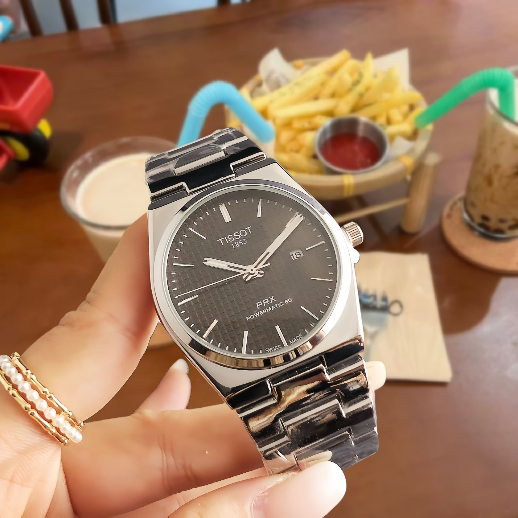 Tissot Watches Analog wristwatch with metal bracelet — 21