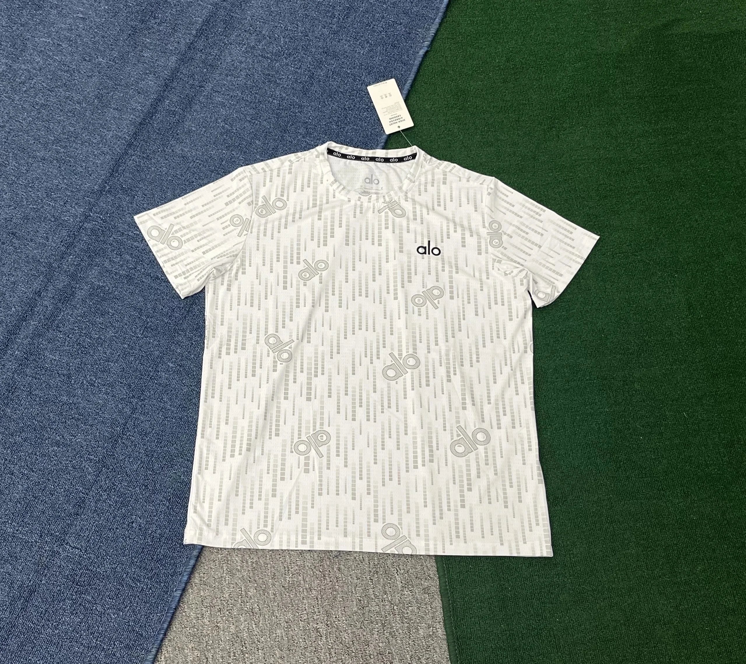 On T-Shirts Marble-print raglan short-sleeve T-shirt — 20