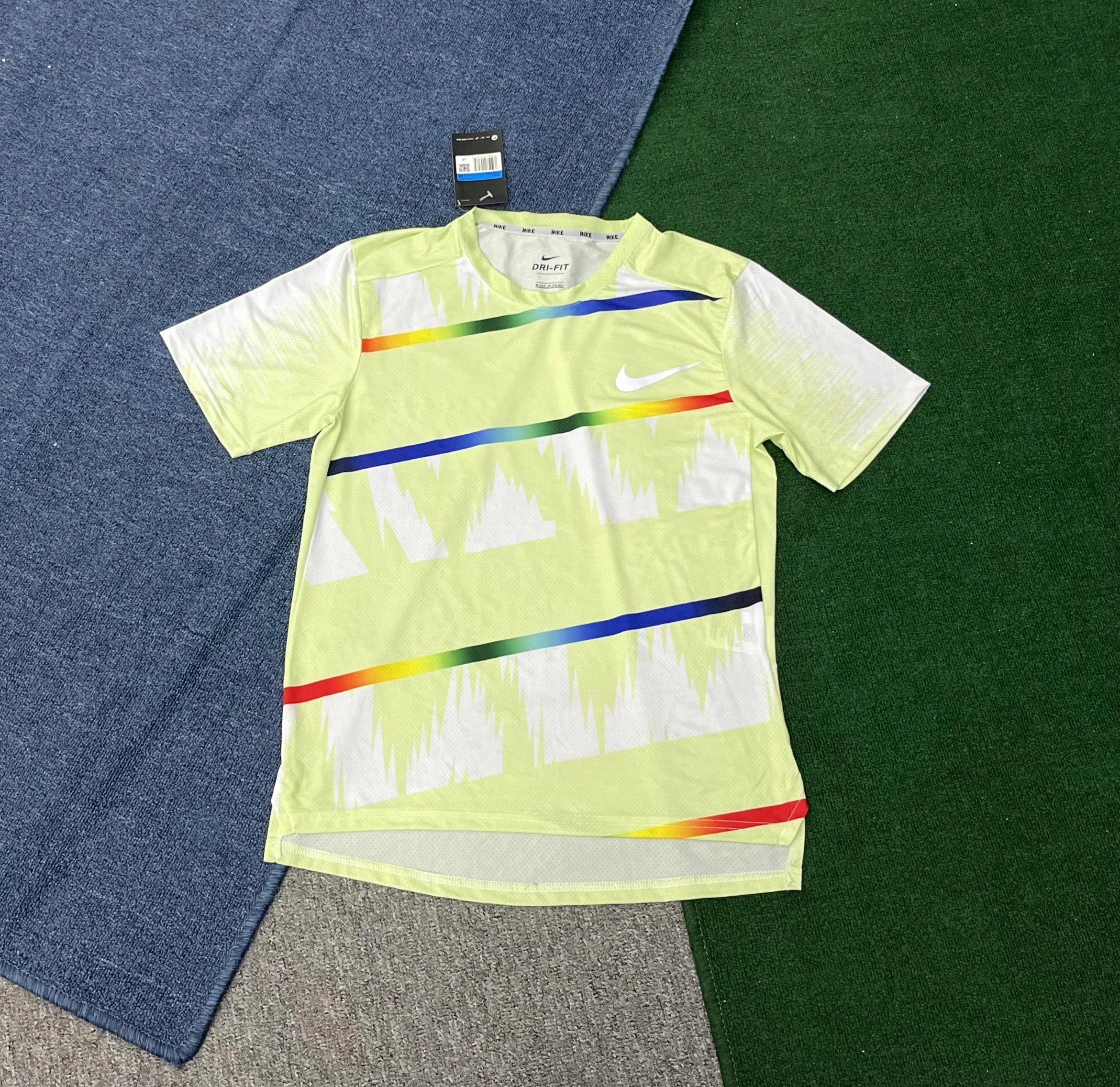 Nike T-Shirts Running Division graphic — 38
