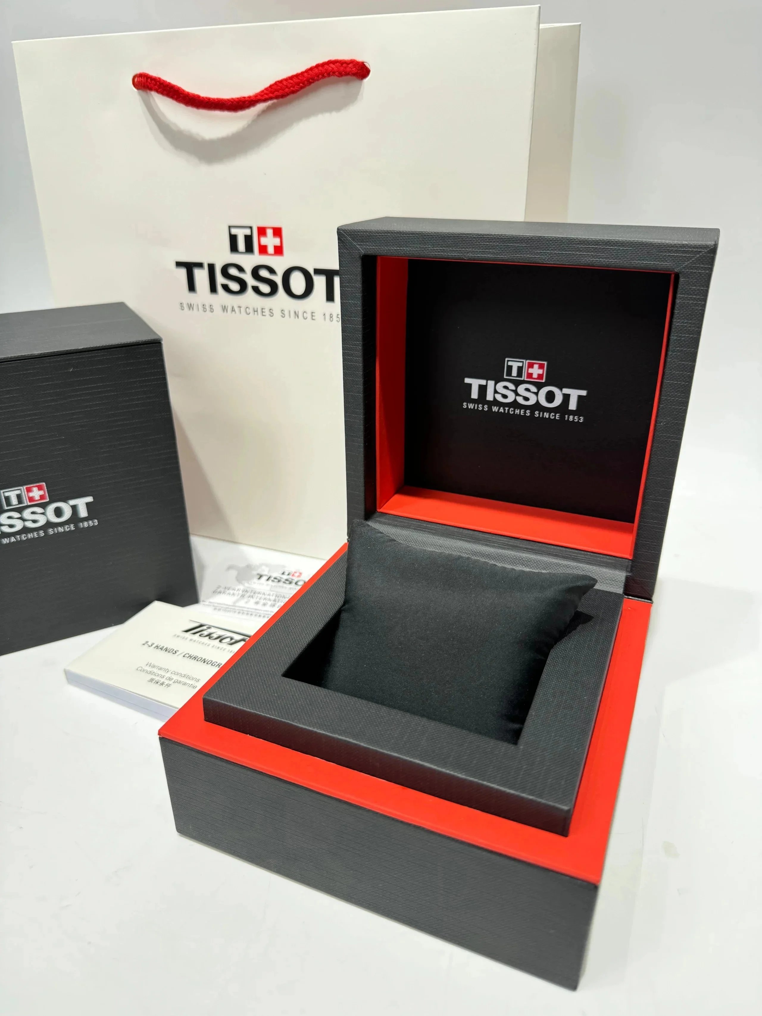 Tissot Watches Analog wristwatch with metal bracelet — Counter box