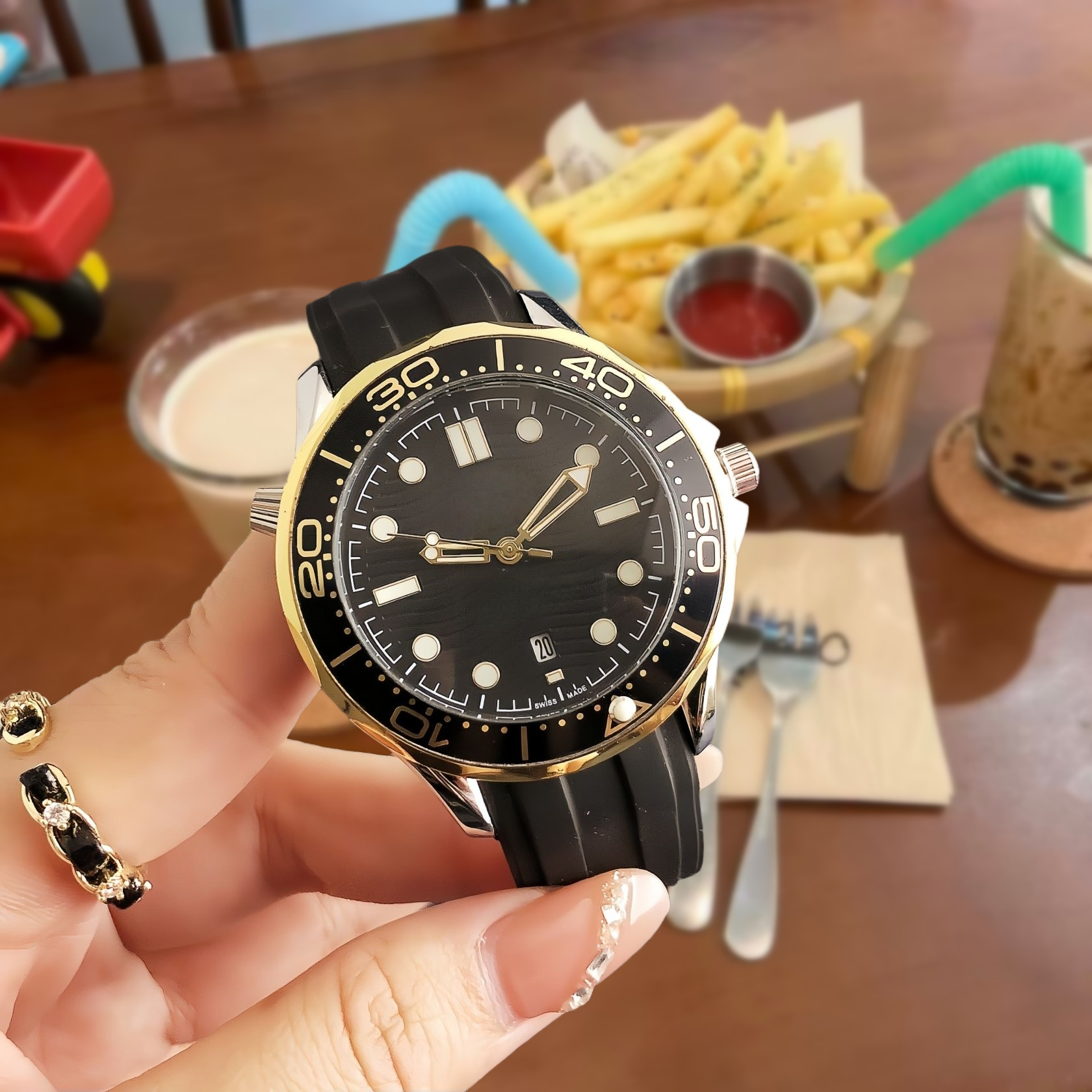Unbranded Watches Analog Date-Display Wristwatch — 26