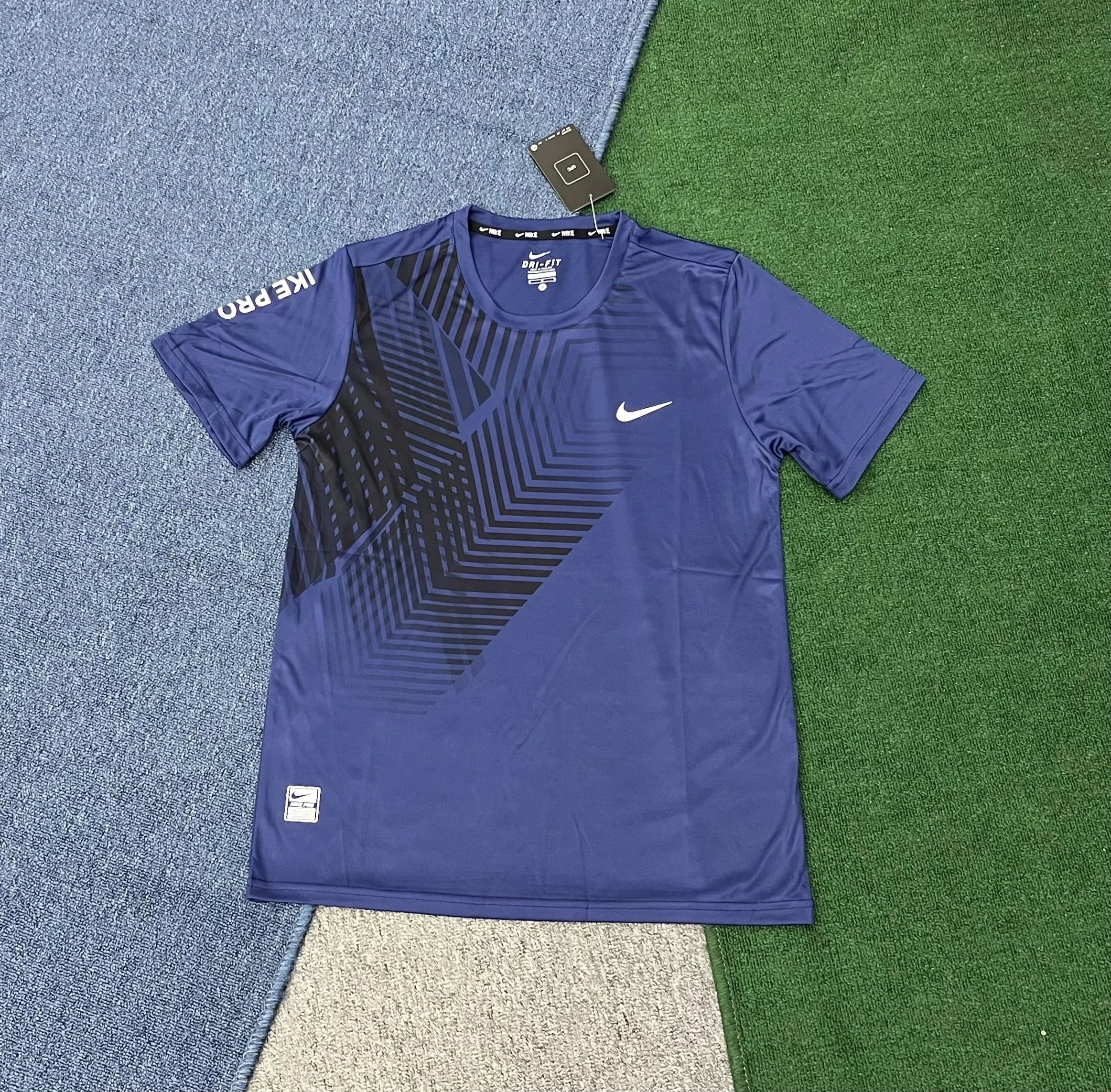 Nike T-Shirts Running Division graphic — 27