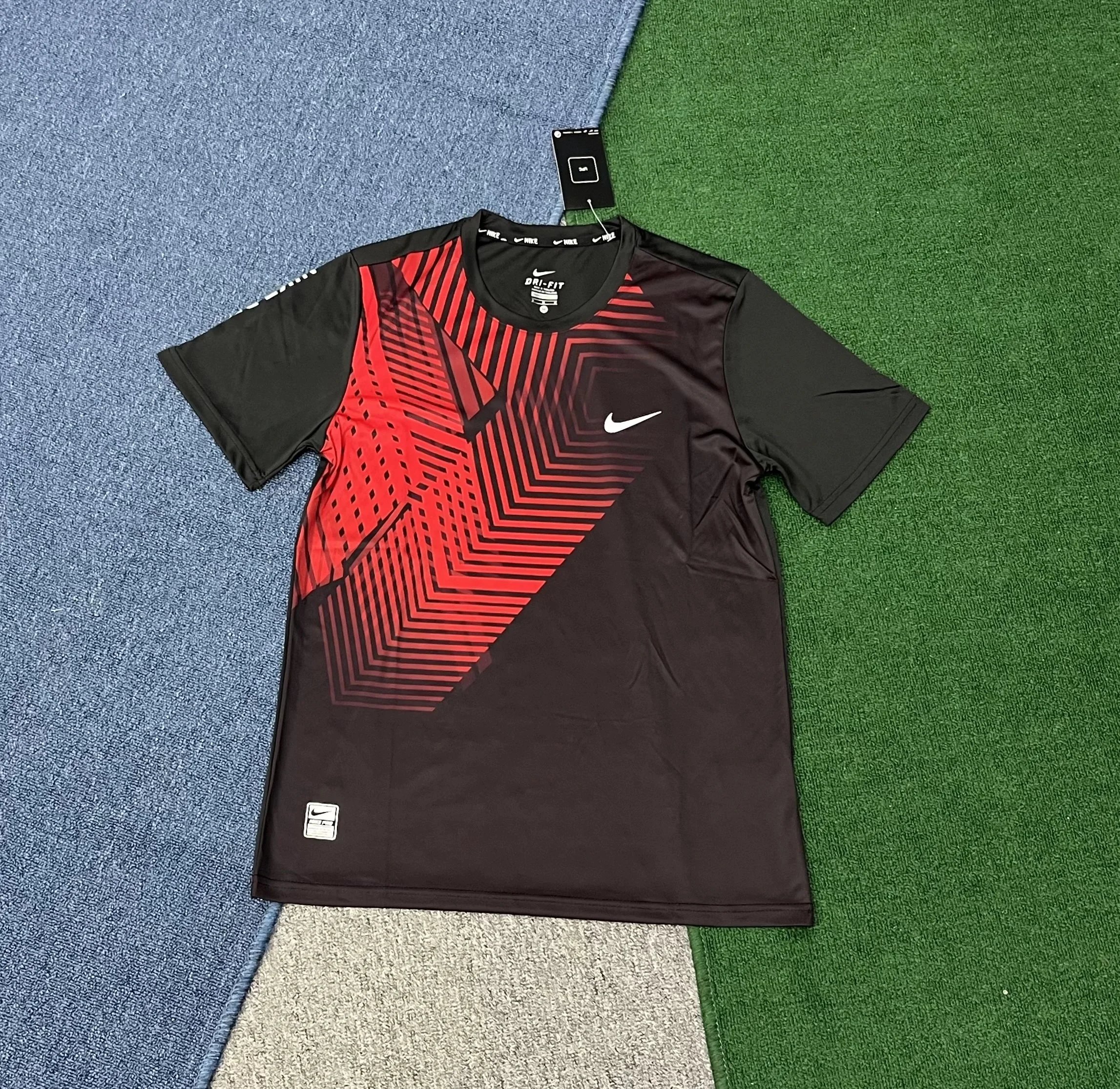 Nike T-Shirts Running Division graphic — 29