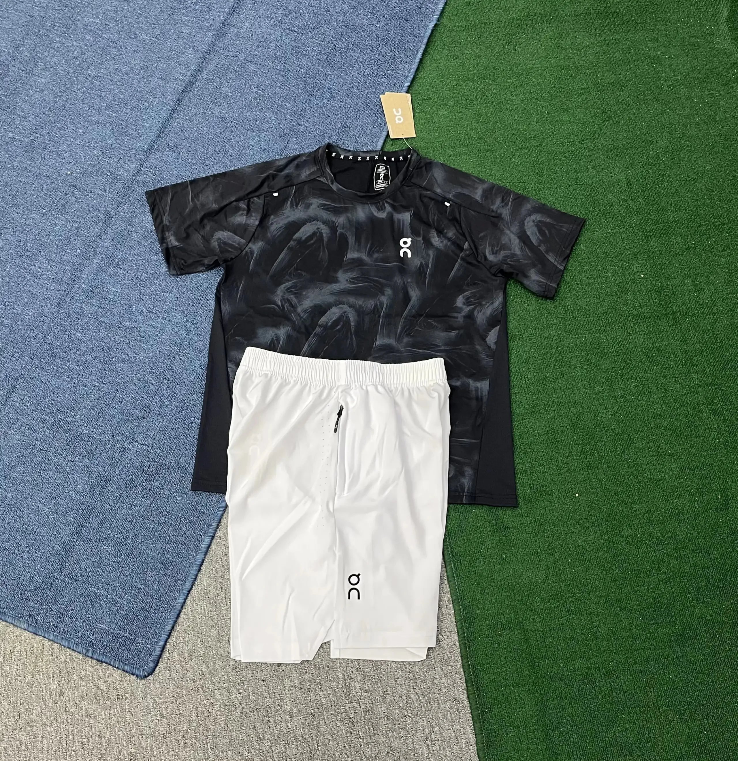 On T-Shirts Marble-print raglan short-sleeve T-shirt — 34
