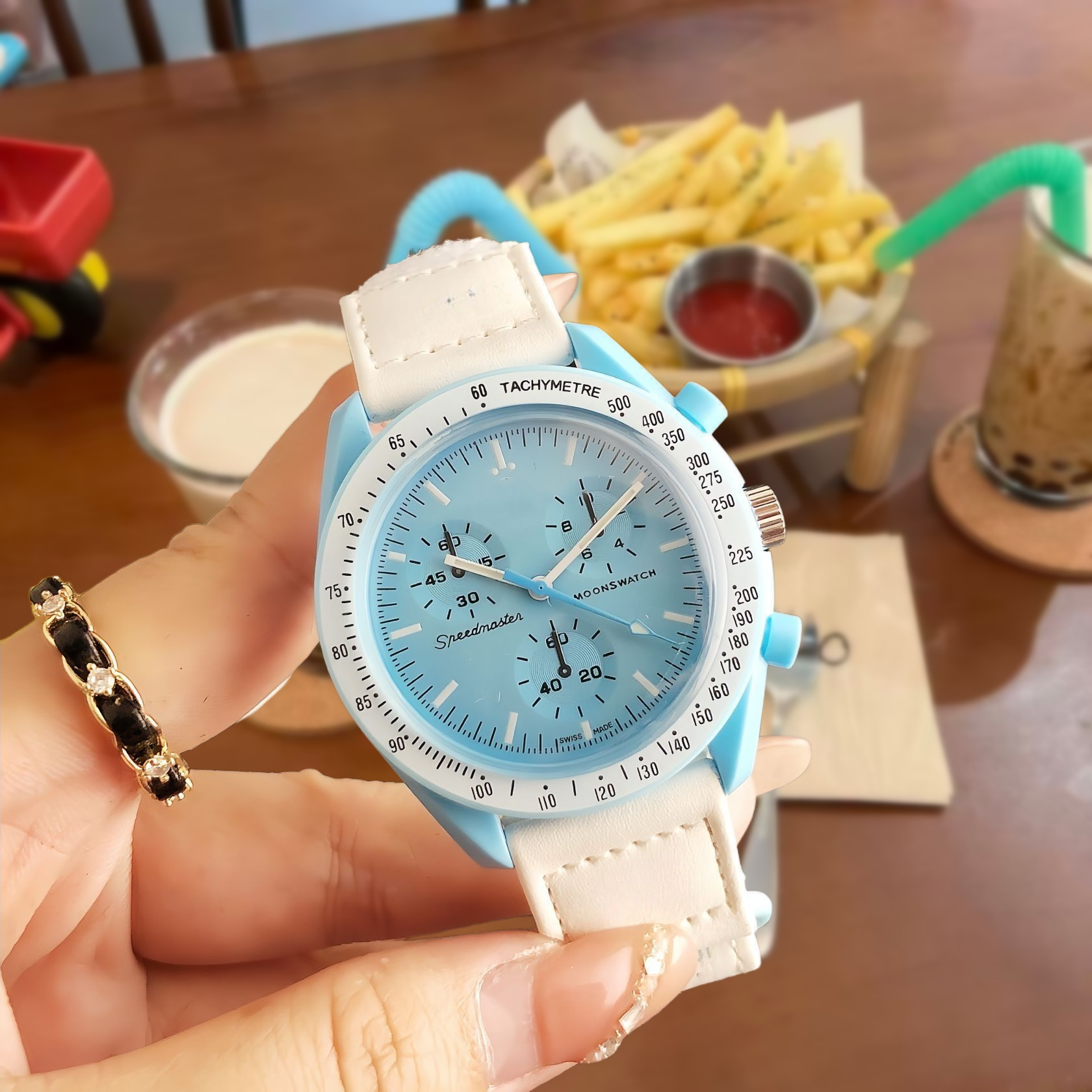 Unbranded Watches Analog Date-Display Wristwatch image 5