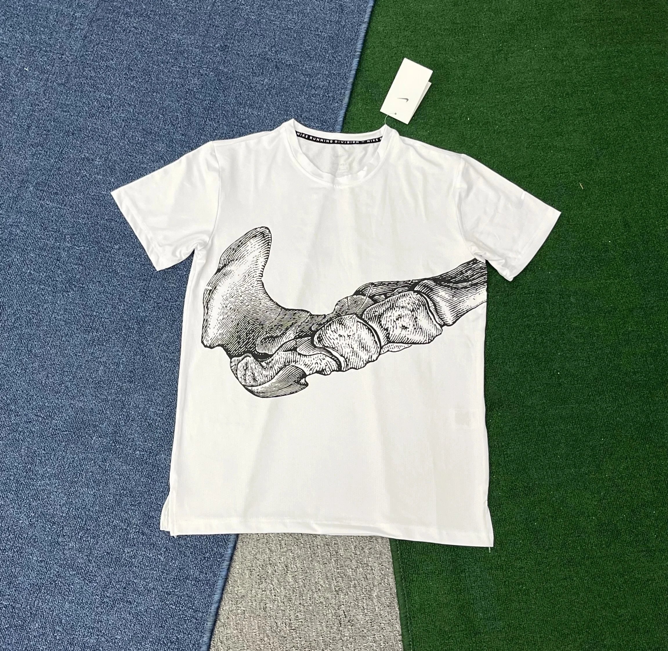 Nike T-Shirts Running Division graphic — 01