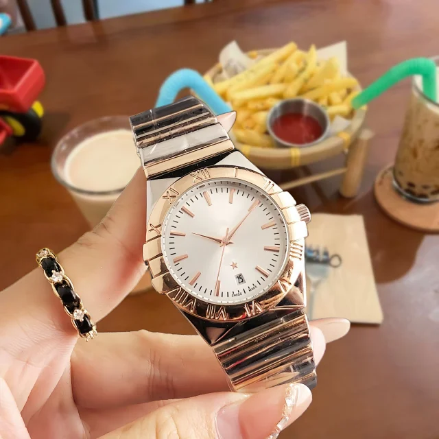 Unbranded Watches Analog Date-Display Wristwatch product detail image 2