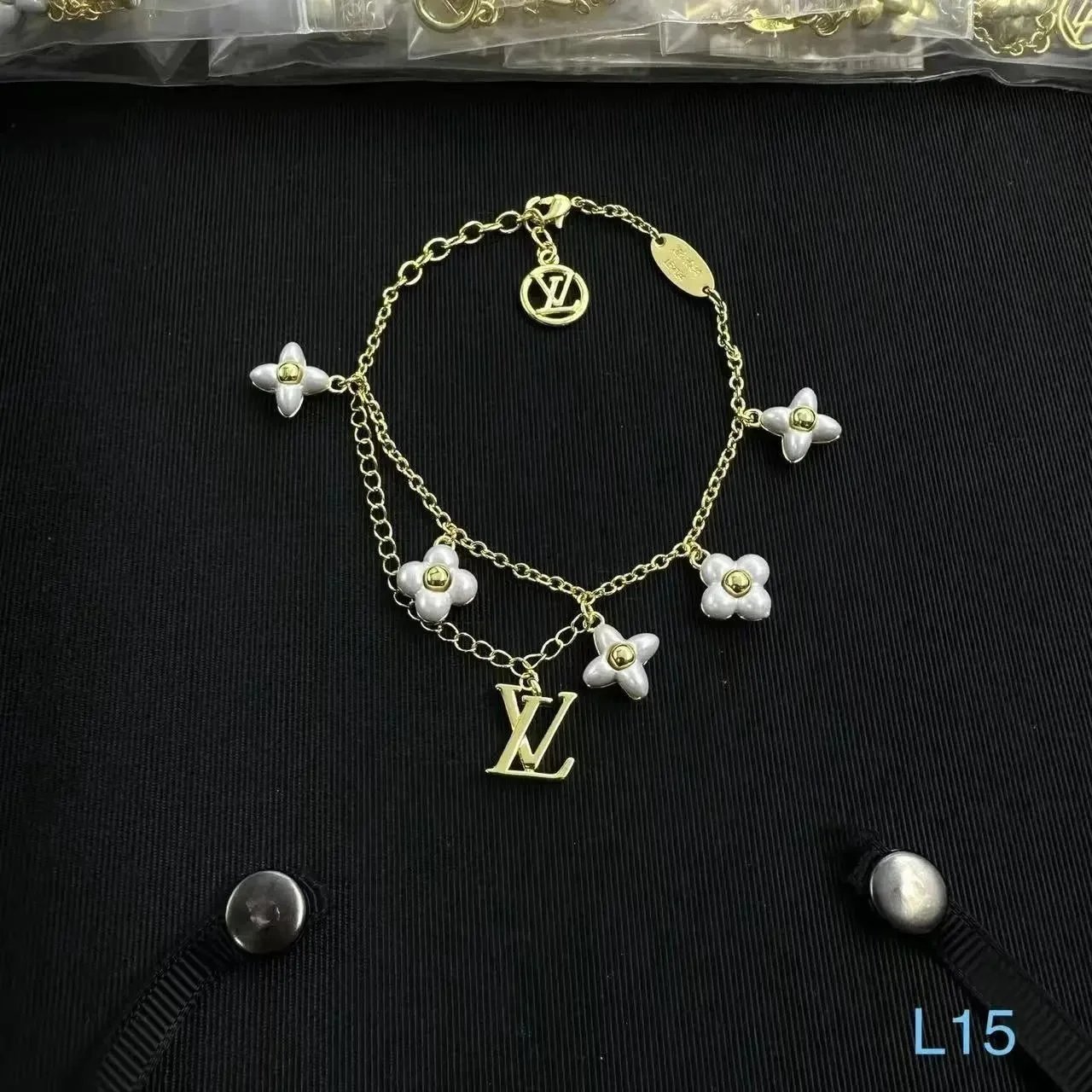 Unbranded Jewelry Floral Butterfly and Leaf Charm Necklace — Multi-Flower Pearl (L) Bracelet