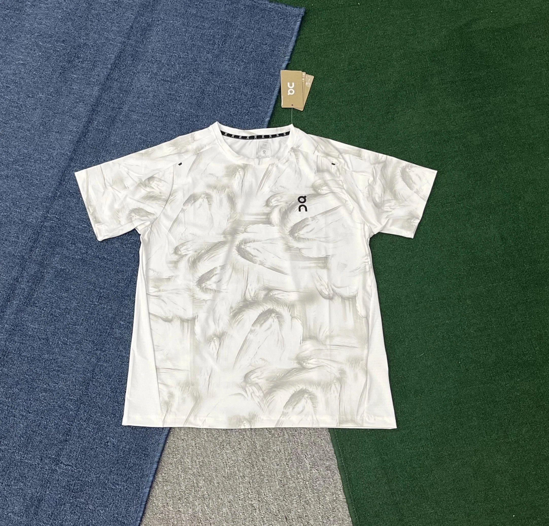On T-Shirts Marble-print raglan short-sleeve T-shirt — 08