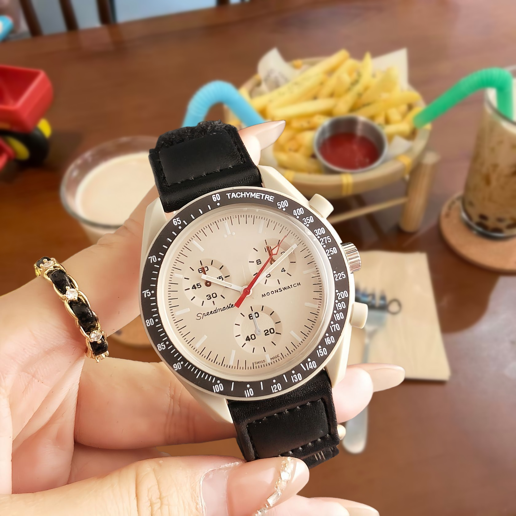 Unbranded Watches Analog Date-Display Wristwatch — 15