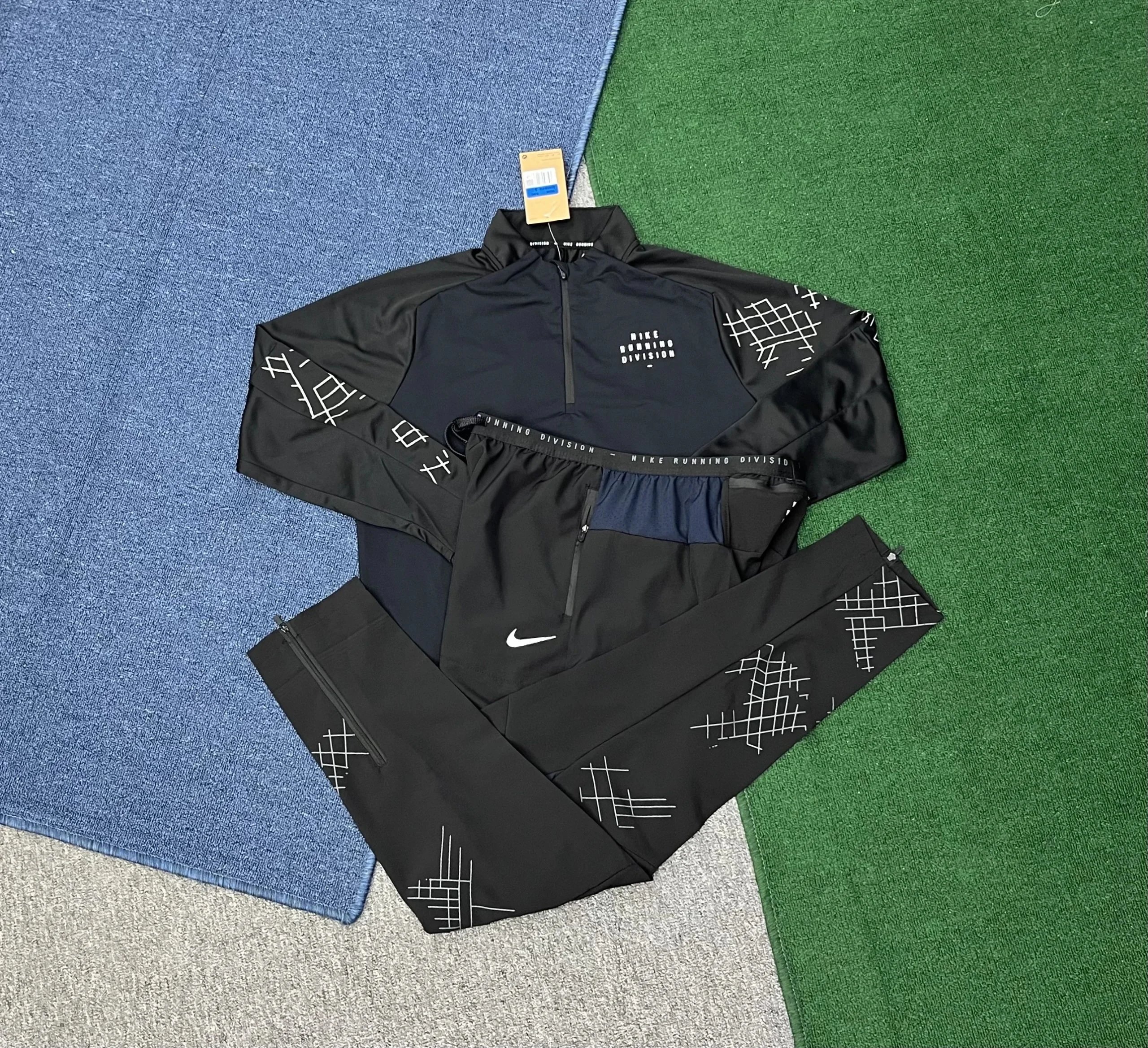 Nike T-Shirts Running Division graphic — 22