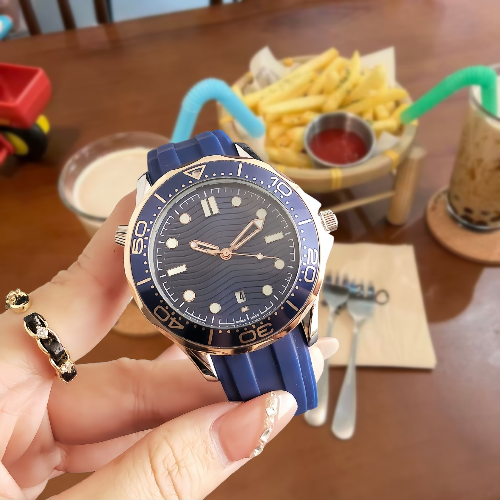 Unbranded Watches Analog Date-Display Wristwatch — 30