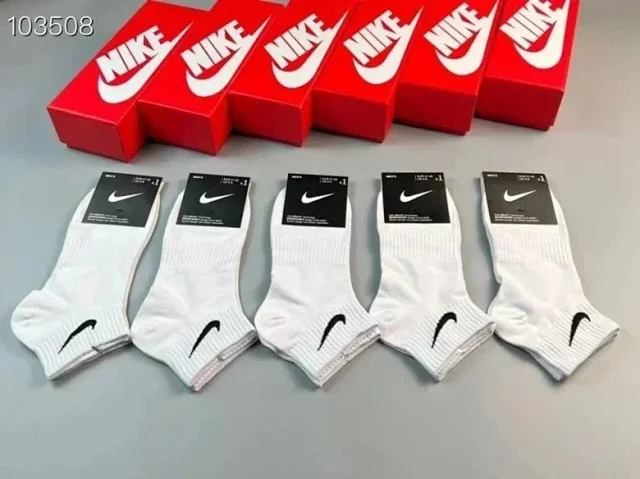 Nike Socks Swoosh crew product detail image 2