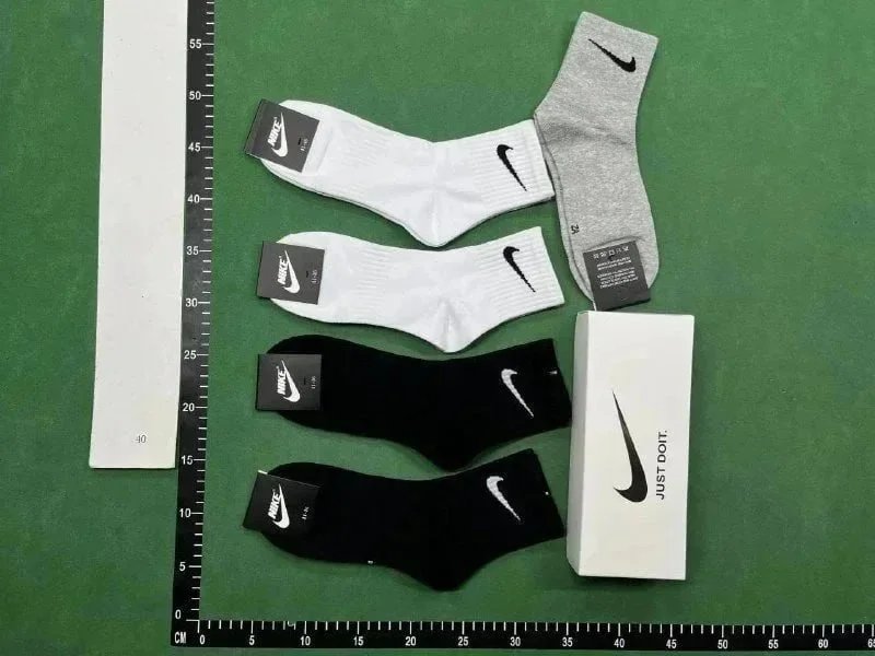 Nike Socks Swoosh crew image 3