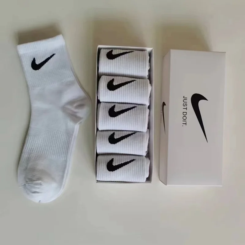 Nike Socks Swoosh crew — Nike mid-calf socks (5 pairs, white)